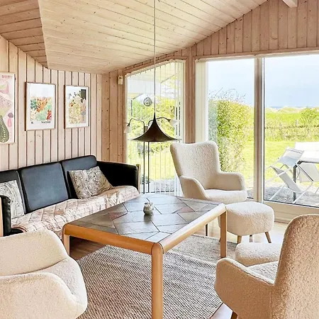 Holiday Idestrup Xxv *